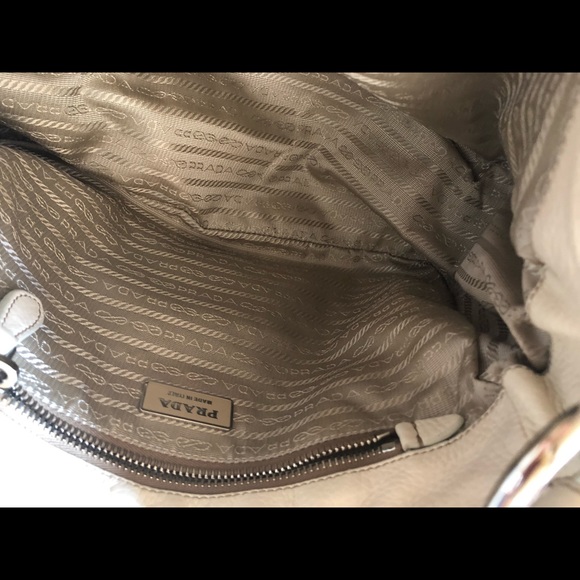 Prada bag - Picture 4 of 10